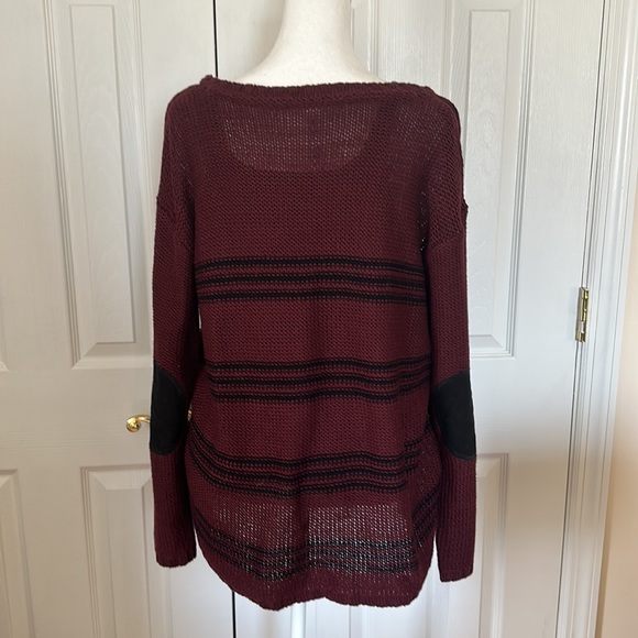 Design Lab Size Med Sweater. - Picture 3 of 5